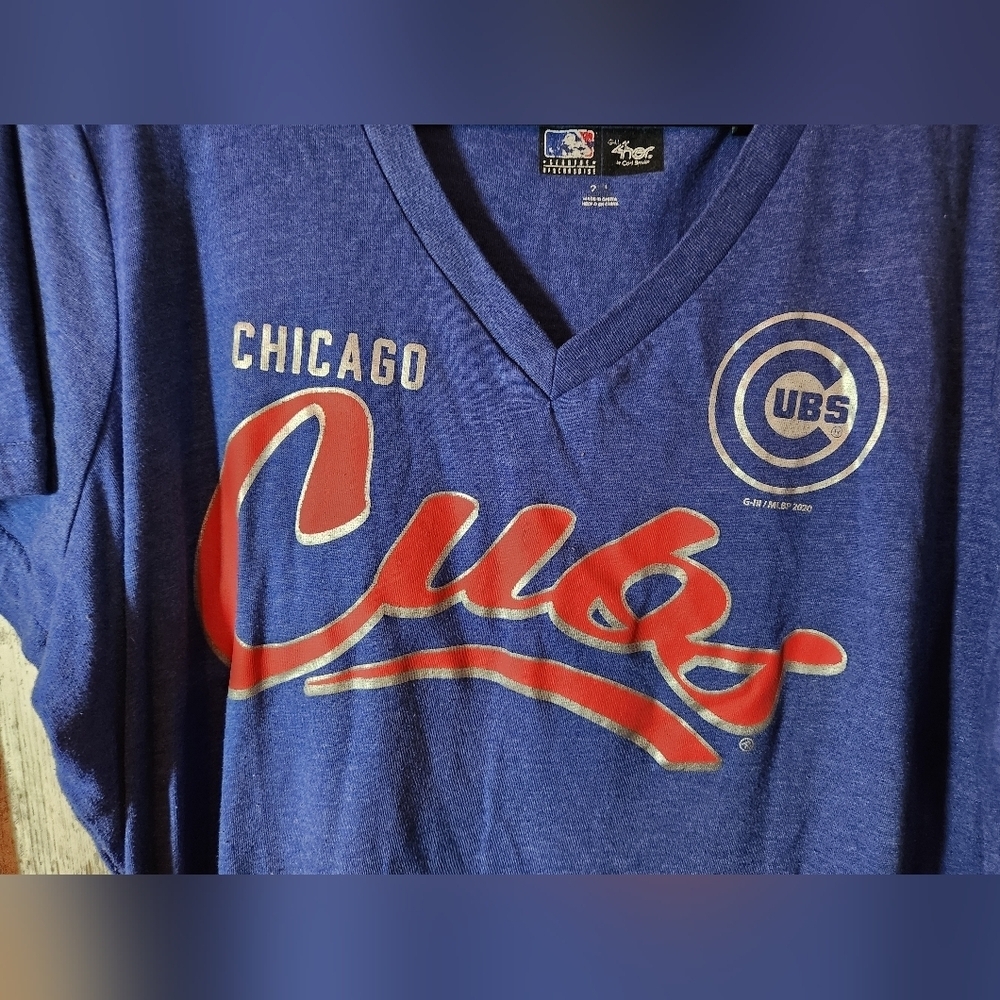 MLB Blue and Red Chicago Cubs Women's Short Sleeve Tee - Picture 2 of 4